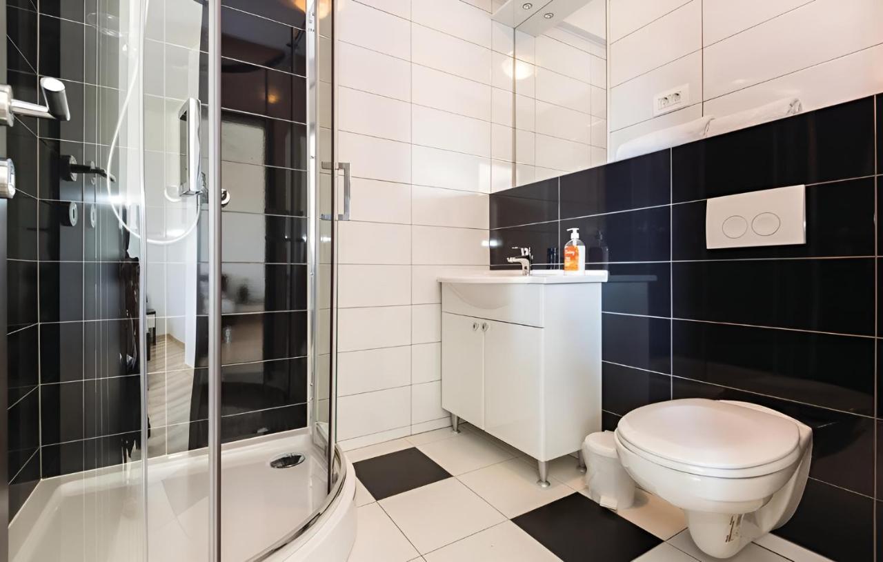 Villa Ivy With Perfect Privacy, Pool, Sauna And Jacuzzi Opanci Extérieur photo